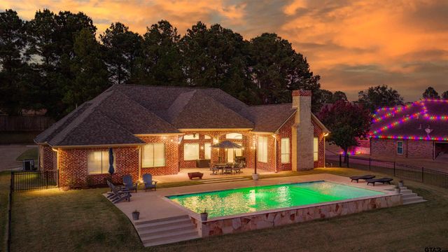 111 Rutland Dr, Hallsville, TX 75650