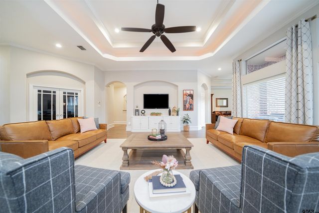 111 Rutland Dr, Hallsville, TX 75650