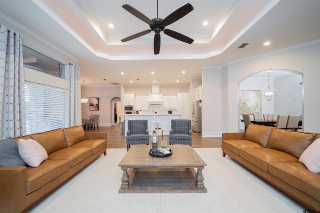 111 Rutland Dr, Hallsville, TX 75650