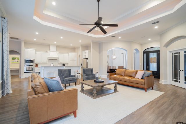 111 Rutland Dr, Hallsville, TX 75650