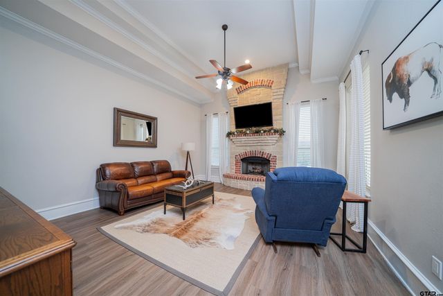 111 Rutland Dr, Hallsville, TX 75650