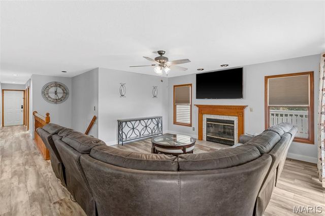 809 Braidwood Court, Collinsville, IL 62234
