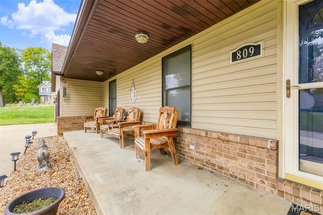 809 Braidwood Court, Collinsville, IL 62234