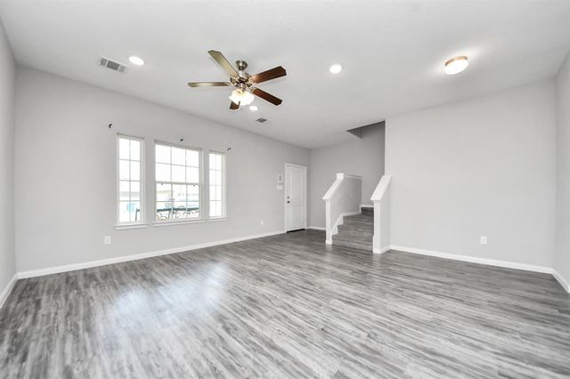 56 County Road 5102c, Cleveland, TX 77327