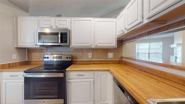 2331 Barrington Place, Sugar Land, TX 77478