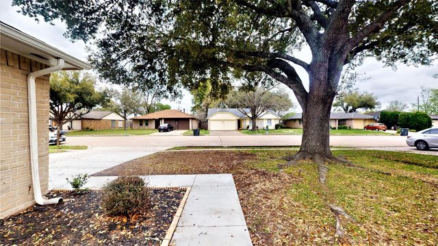 2331 Barrington Place, Sugar Land, TX 77478