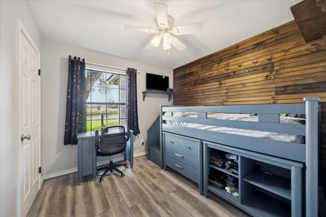 313 W Nichols Street, Bellville, TX 77418