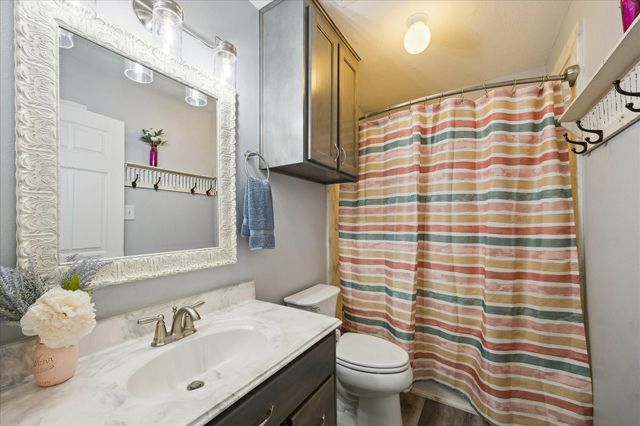 313 W Nichols Street, Bellville, TX 77418