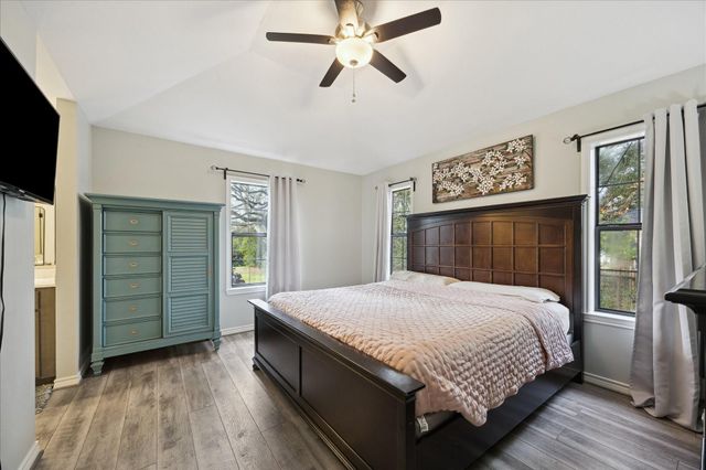 313 W Nichols Street, Bellville, TX 77418