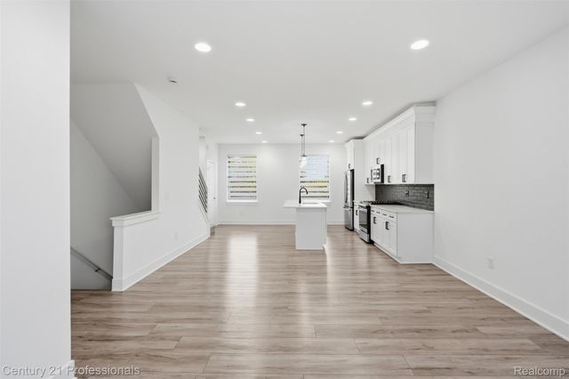 2917 Summers Place, Troy, MI 48084