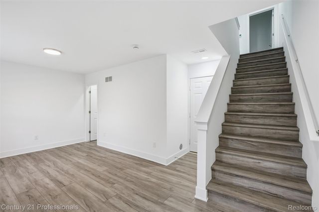 2917 Summers Place, Troy, MI 48084