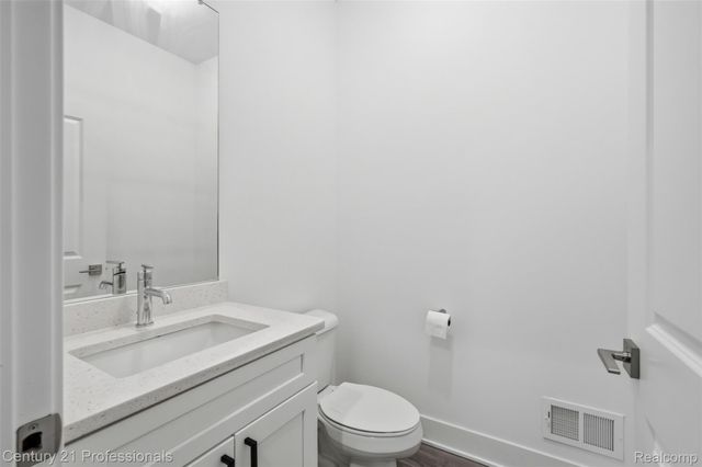 2917 Summers Place, Troy, MI 48084