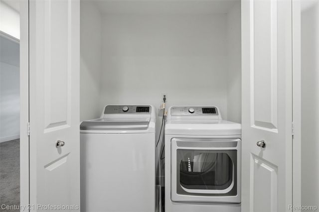 2917 Summers Place, Troy, MI 48084