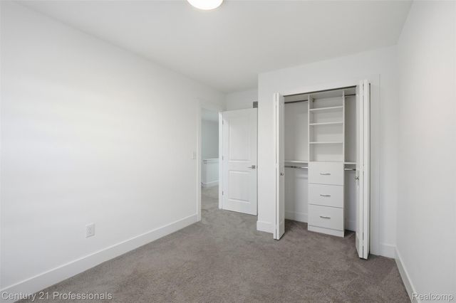 2917 Summers Place, Troy, MI 48084