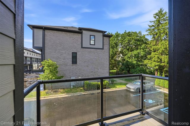 2917 Summers Place, Troy, MI 48084