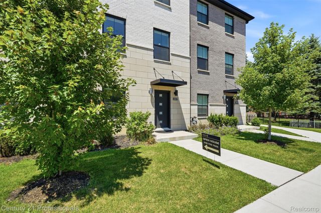 2917 Summers Place, Troy, MI 48084