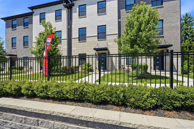2917 Summers Place, Troy, MI 48084