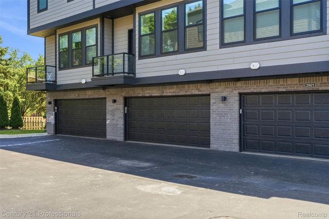 2917 Summers Place, Troy, MI 48084
