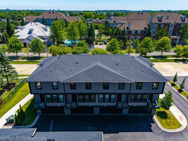 2917 Summers Place, Troy, MI 48084