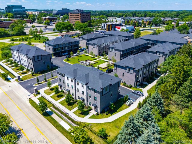 2917 Summers Place, Troy, MI 48084