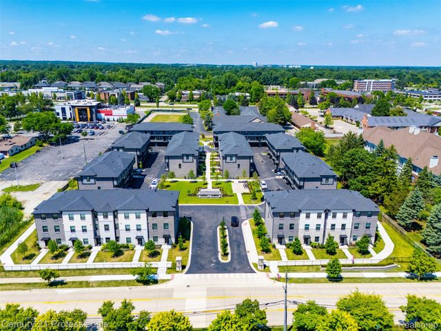 2917 Summers Place, Troy, MI 48084