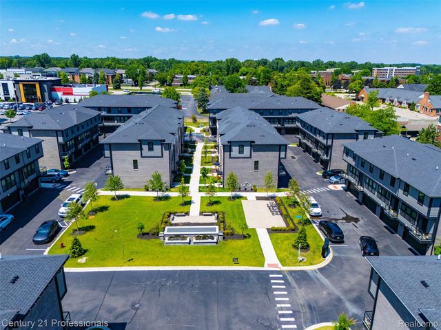 2917 Summers Place, Troy, MI 48084