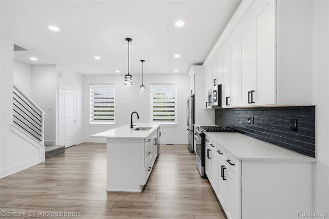 2917 Summers Place, Troy, MI 48084