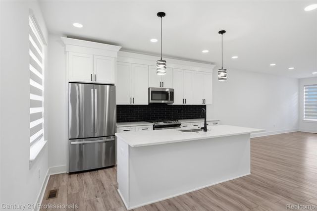 2917 Summers Place, Troy, MI 48084