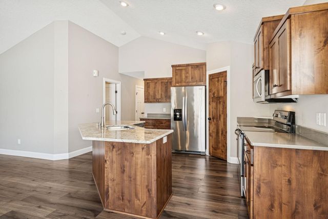 10105 Ewing Lane N, Brooklyn Park, MN 55443