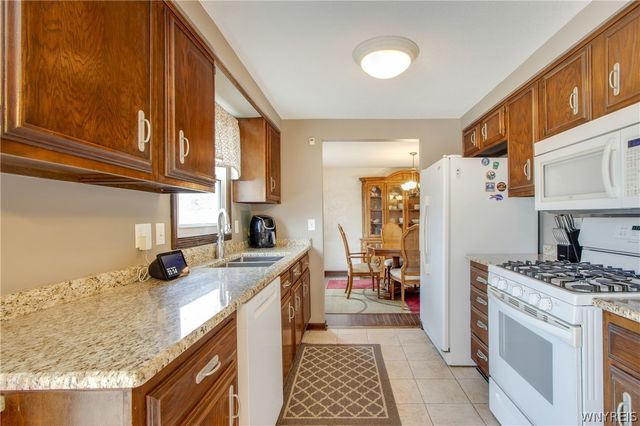 306 Sagewood, Amherst, NY 14221