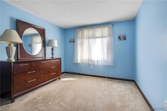 306 Sagewood, Amherst, NY 14221