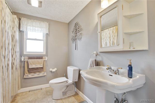 306 Sagewood, Amherst, NY 14221