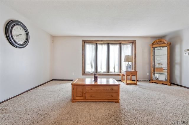 306 Sagewood, Amherst, NY 14221