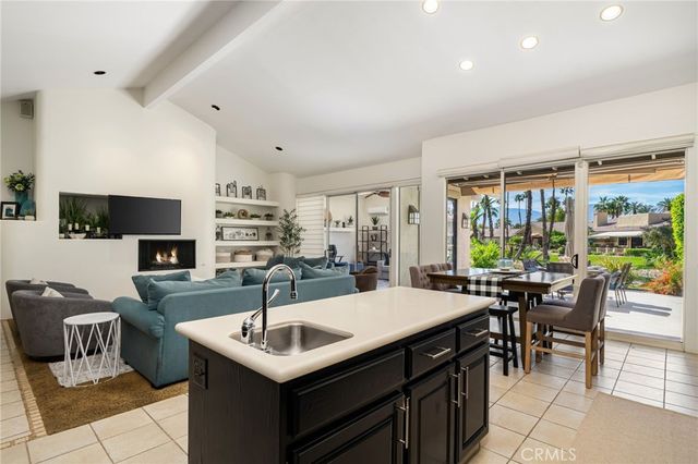 77 Laredo Lane, Palm Desert, CA 92211