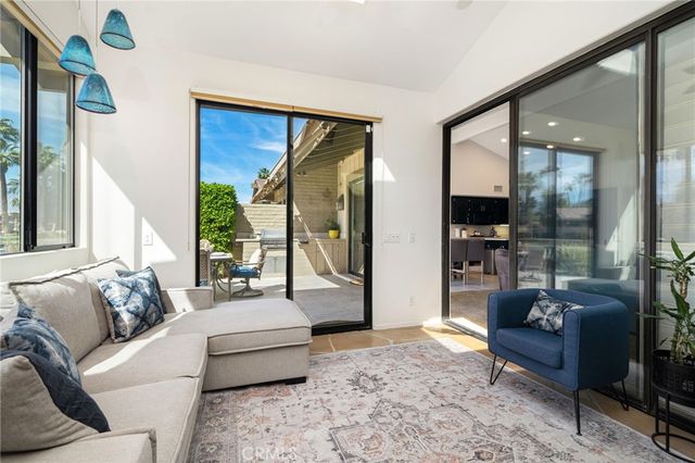 77 Laredo Lane, Palm Desert, CA 92211