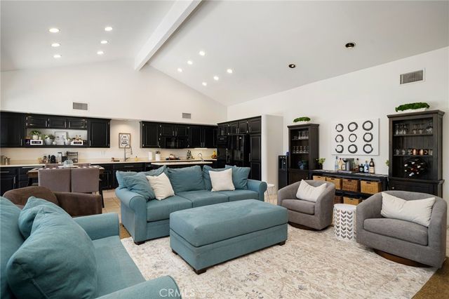 77 Laredo Lane, Palm Desert, CA 92211