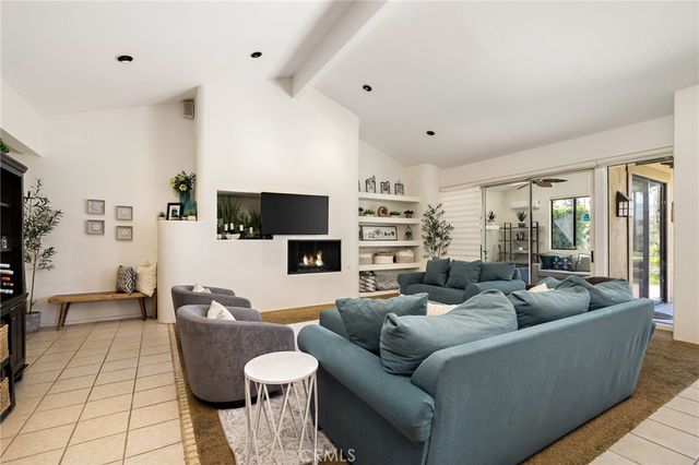 77 Laredo Lane, Palm Desert, CA 92211