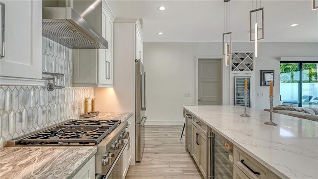 1659 DEVONSHIRE LANE, Sarasota, FL 34236