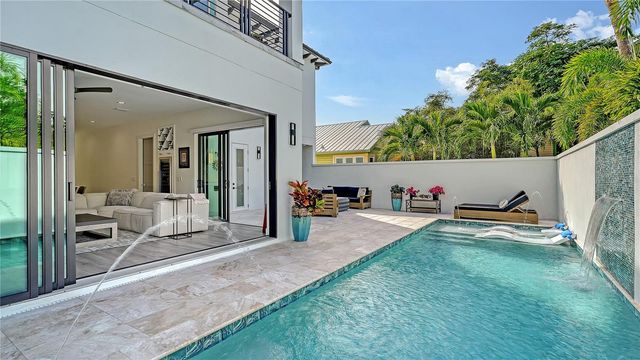 1659 DEVONSHIRE LANE, Sarasota, FL 34236