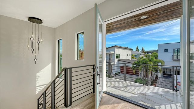 1659 DEVONSHIRE LANE, Sarasota, FL 34236