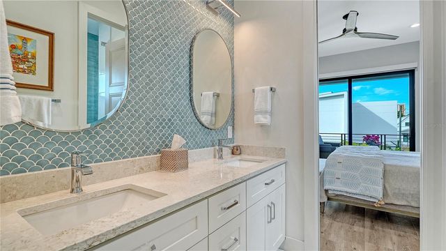 1659 DEVONSHIRE LANE, Sarasota, FL 34236