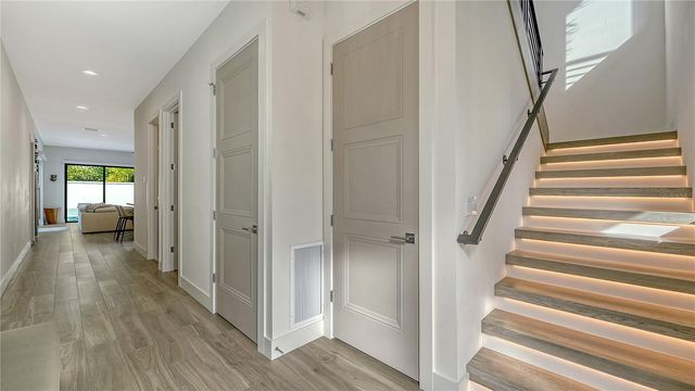 1659 DEVONSHIRE LANE, Sarasota, FL 34236