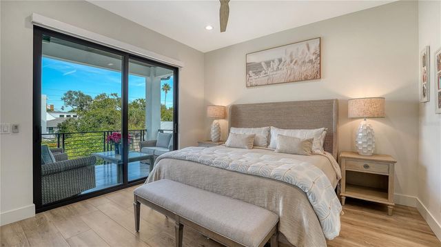 1659 DEVONSHIRE LANE, Sarasota, FL 34236