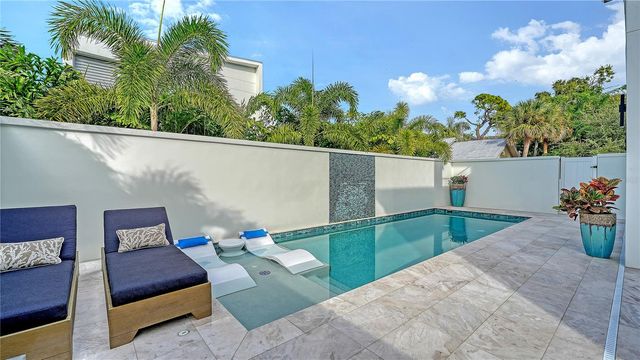 1659 DEVONSHIRE LANE, Sarasota, FL 34236