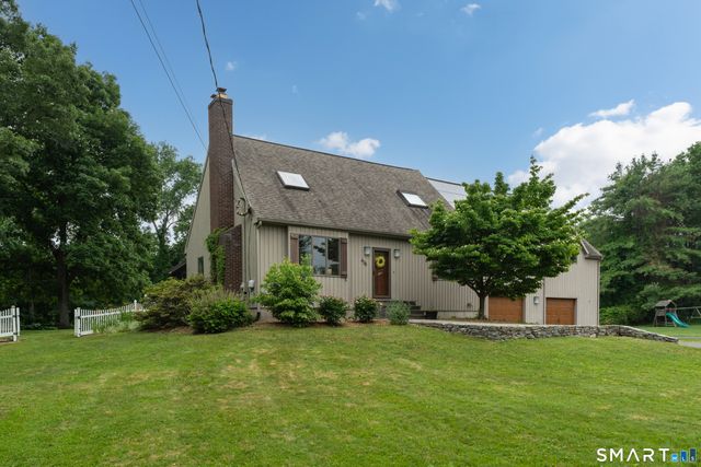 425 Schoolside Lane, Guilford, CT 06437