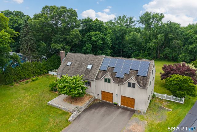 425 Schoolside Lane, Guilford, CT 06437