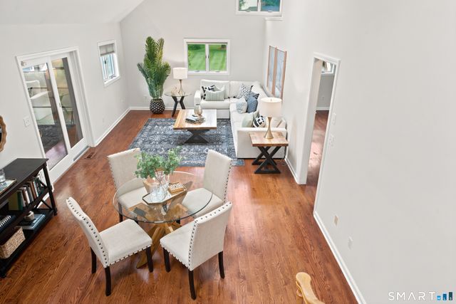 425 Schoolside Lane, Guilford, CT 06437