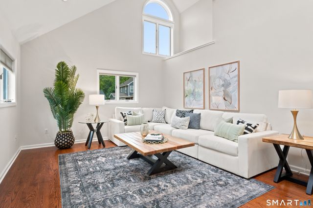 425 Schoolside Lane, Guilford, CT 06437