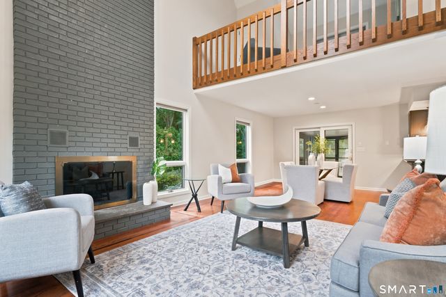 425 Schoolside Lane, Guilford, CT 06437