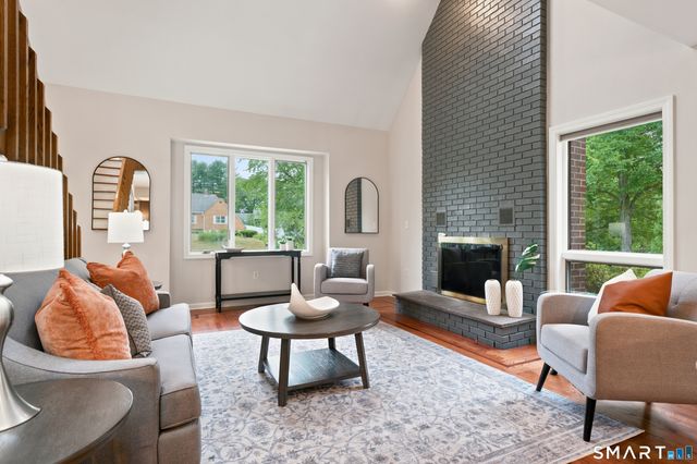425 Schoolside Lane, Guilford, CT 06437